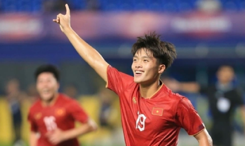 quoc-viet-binh-phuc-chan-thuong-tiep-them-suc-manh-cho-u23-viet-nam-truoc-tran